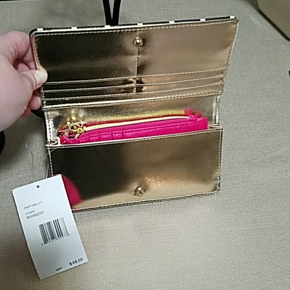 💥🎉BNWT🎉💥 💖Betsey Johnson💖 👛Wallet👛💖 - Picture 3 of 8